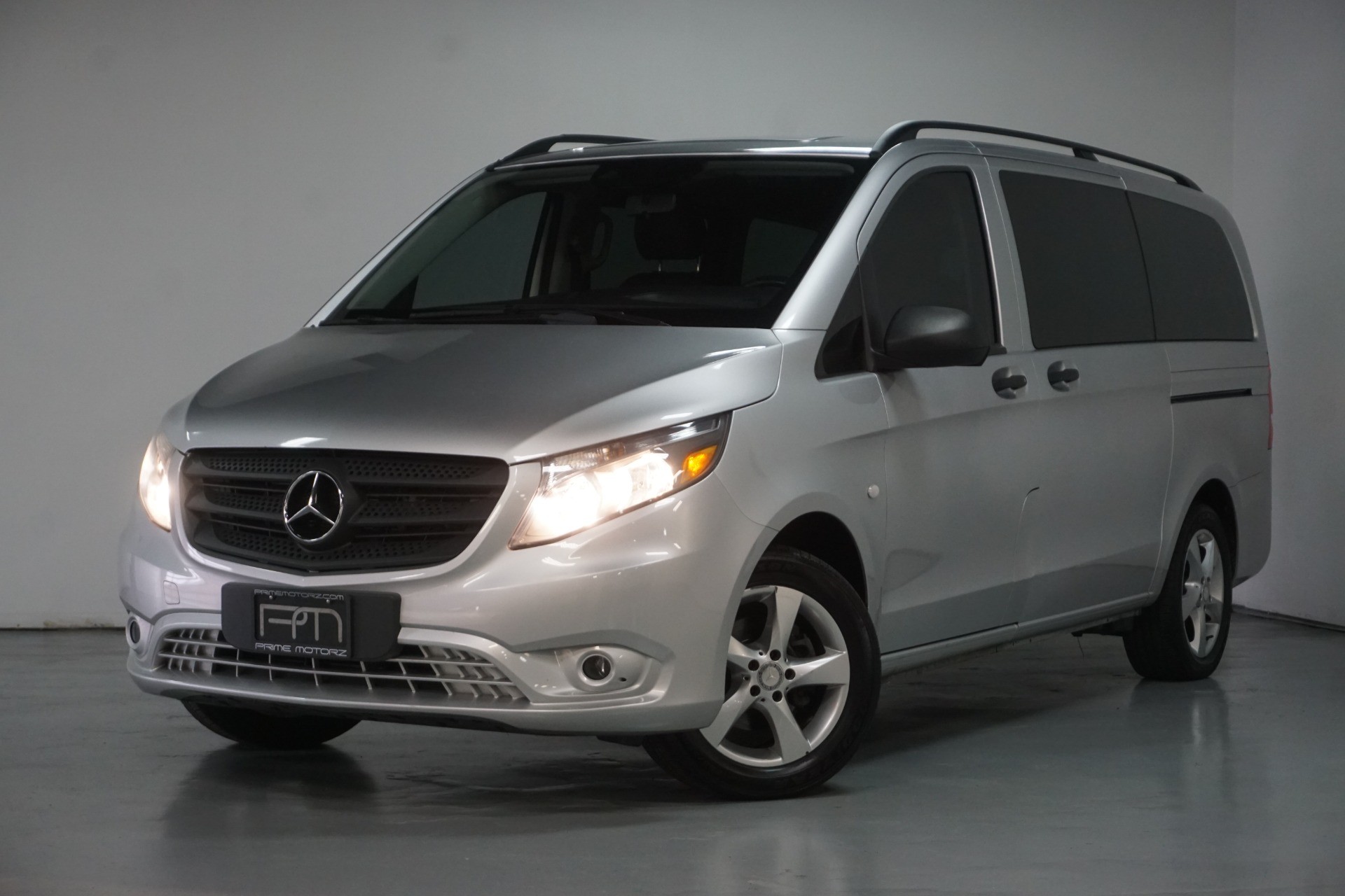 Mercedes-Benz Metris 7 passenger