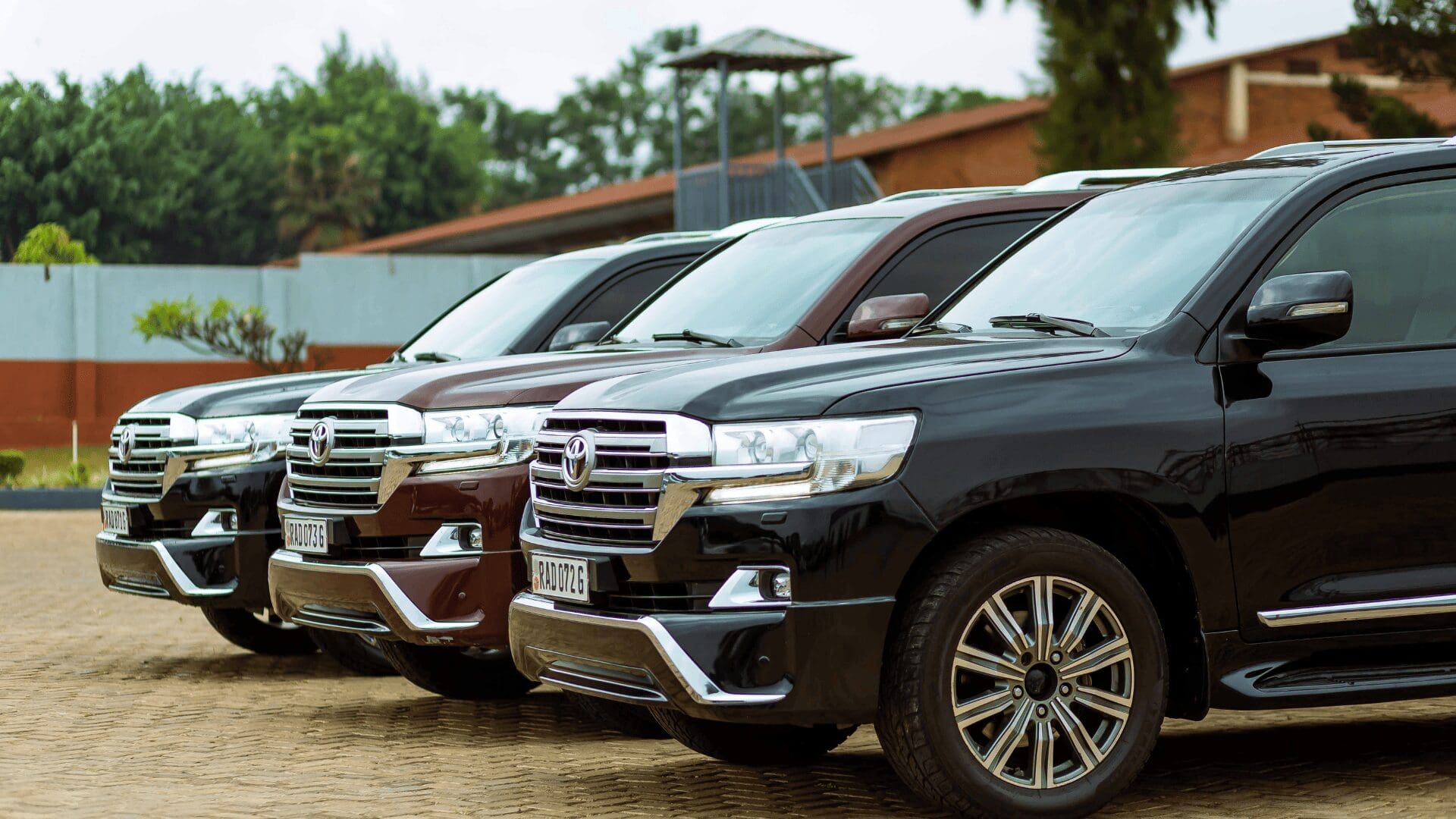 Stop & Go Limo airport shuttle service