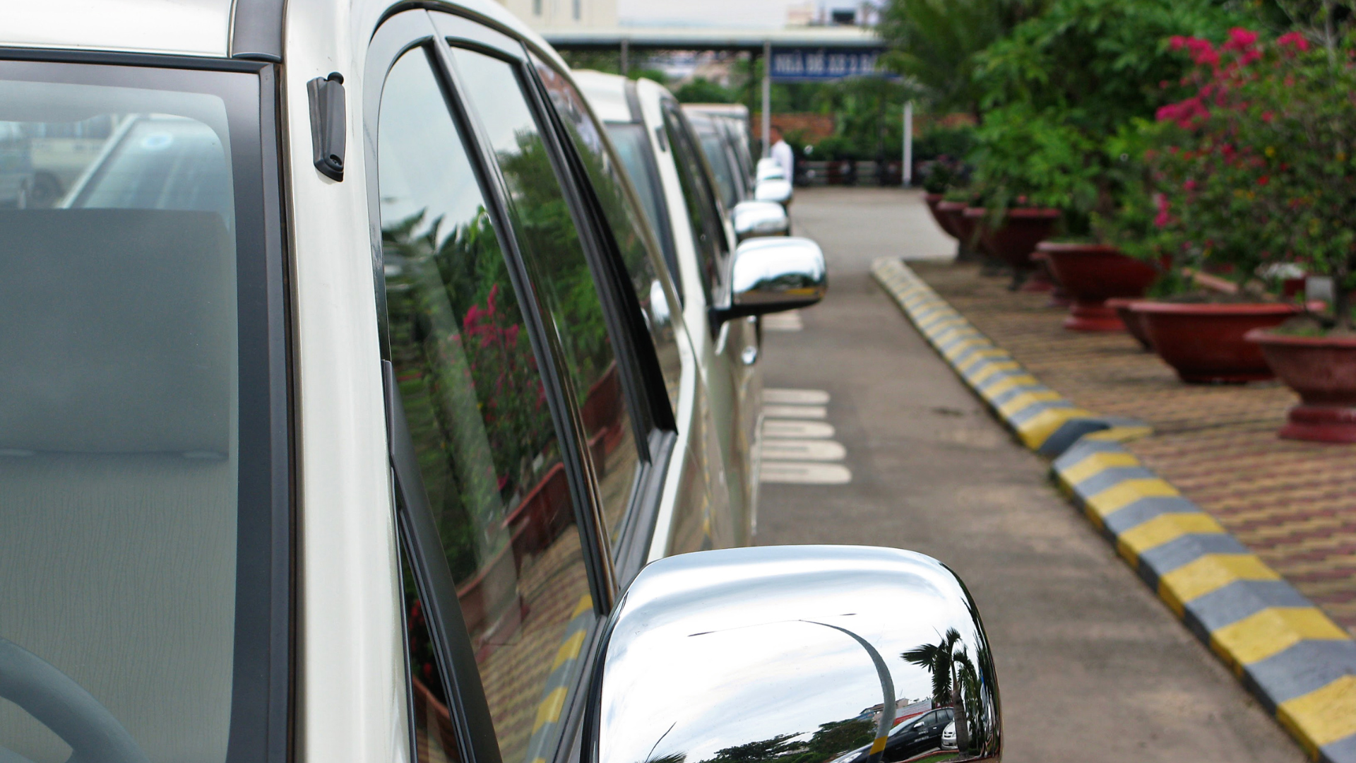 Fleet of vehicles in Frankfort, Illinois — Stop and Go Airport Shuttle