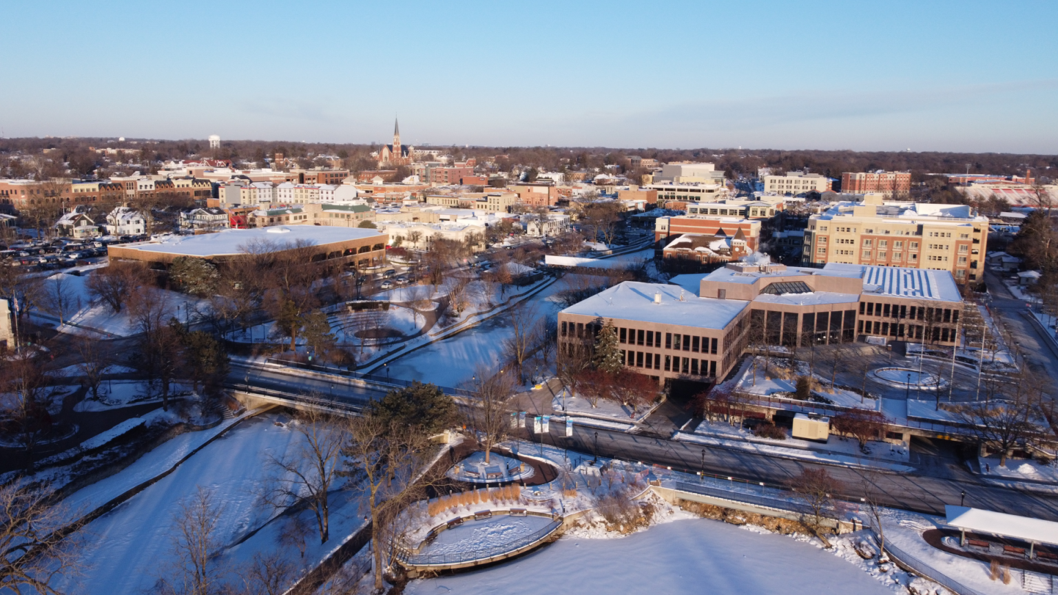 Aerial view of Naperville, Illinois — Stop and Go Airport Shuttle Service