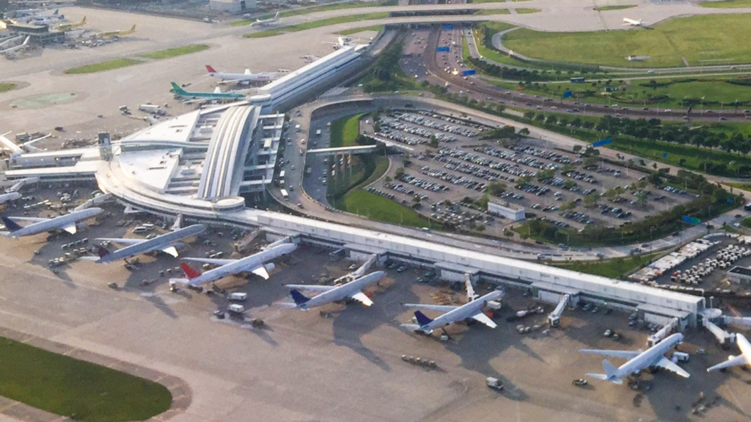 Airport transportation in North Aurora, Illinois — Stop and Go Airport Shuttle
