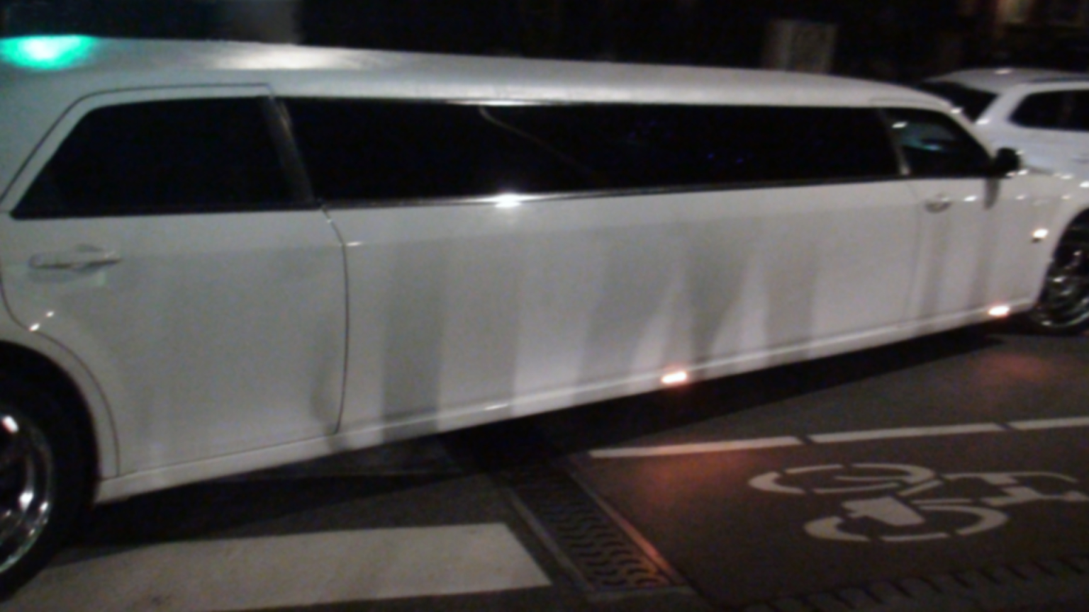 Orland Park limousine transportation — Stop and Go Airport Shuttle